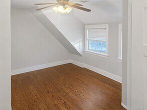 104 Woolsey Ave in Glen Cove, NY - Foto de edificio - Building Photo