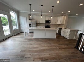 110 Kinross Ln in Fredericksburg, VA - Building Photo