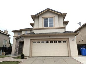 1901 Oregano Way in Tracy, CA - Building Photo - Building Photo