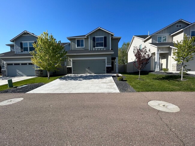 3548 S Falconers Pl in Meridian, ID - Building Photo - Building Photo