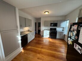 28 Lexington Ave, Unit 1 in Somerville, MA - Building Photo