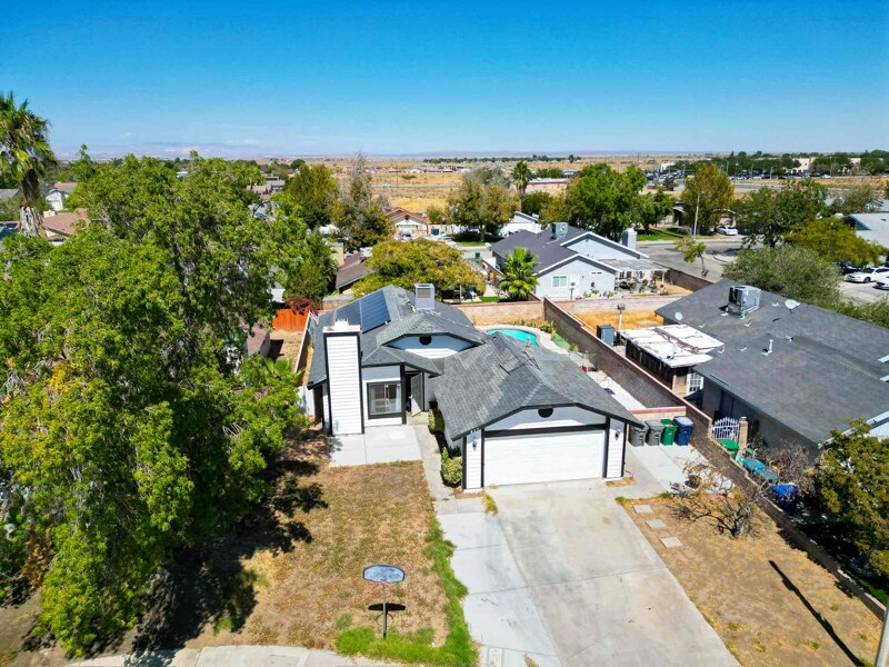 837 Sunrise Ct in Lancaster, CA - Building Photo