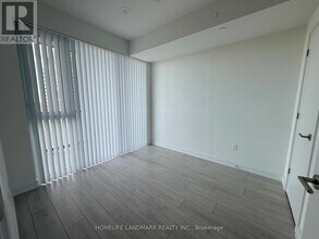5858 Yonge St in Toronto, ON - Building Photo - Building Photo