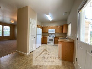 7764 Sandy Springs Point in Fountain, CO - Foto de edificio - Building Photo