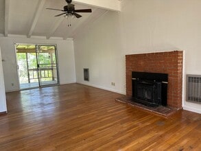 1450 Riviera Dr in Redding, CA - Building Photo - Building Photo