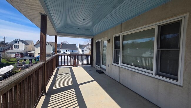 559 Minor St in Emmaus, PA - Foto de edificio - Building Photo