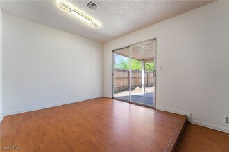 4739 Buena Vista Way in Las Vegas, NV - Building Photo - Building Photo