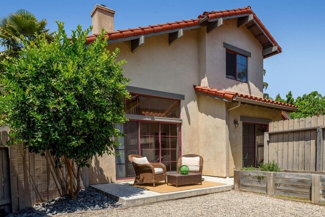 000 Calle Esperanza in Santa Barbara, CA - Building Photo - Building Photo