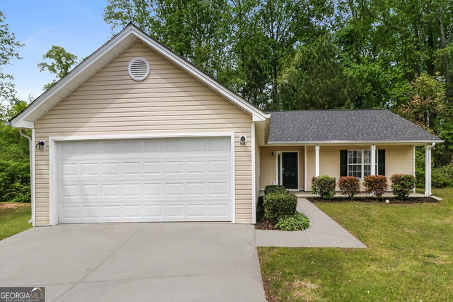 property at 1015 Amelia Grove Ln SE