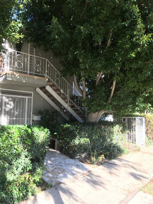 6203 Whitworth Dr Rentals in Los Angeles, CA