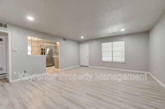 1309 Crown Point Ave in Norman, OK - Foto de edificio - Building Photo