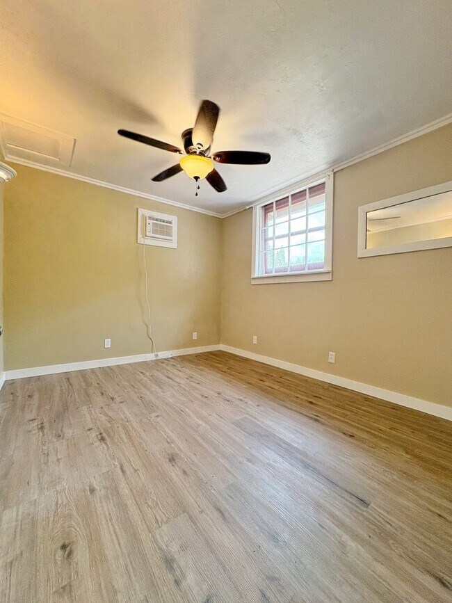 185 Candy in Kerrville, TX - Building Photo - Building Photo