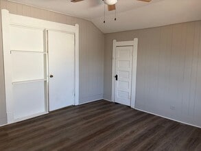 931 9th Ave, Unit 2 in Port Arthur, TX - Building Photo - Building Photo