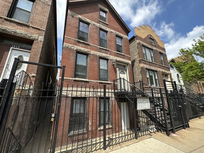 property at 1516 N Greenview Ave