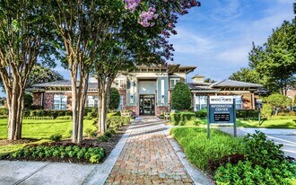 Indigo Pointe in Grand Prairie, TX - Building Photo