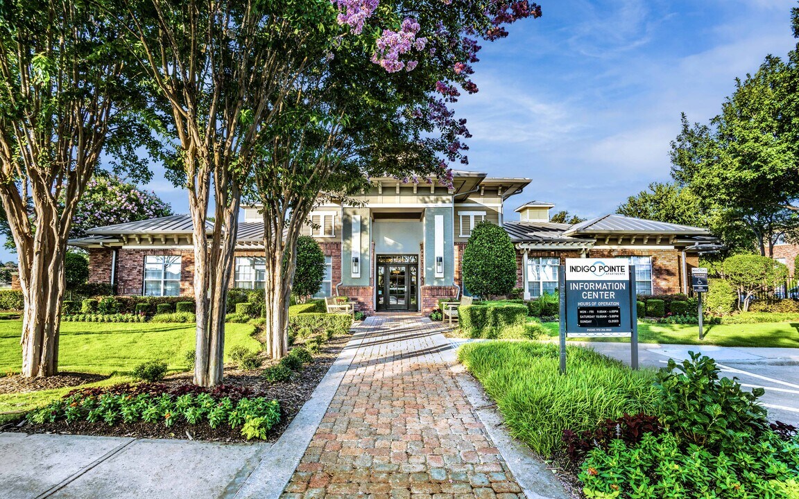 Indigo Pointe in Grand Prairie, TX - Building Photo