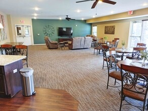 Pond View Heights Apartments in Mankato, MN - Building Photo - Building Photo