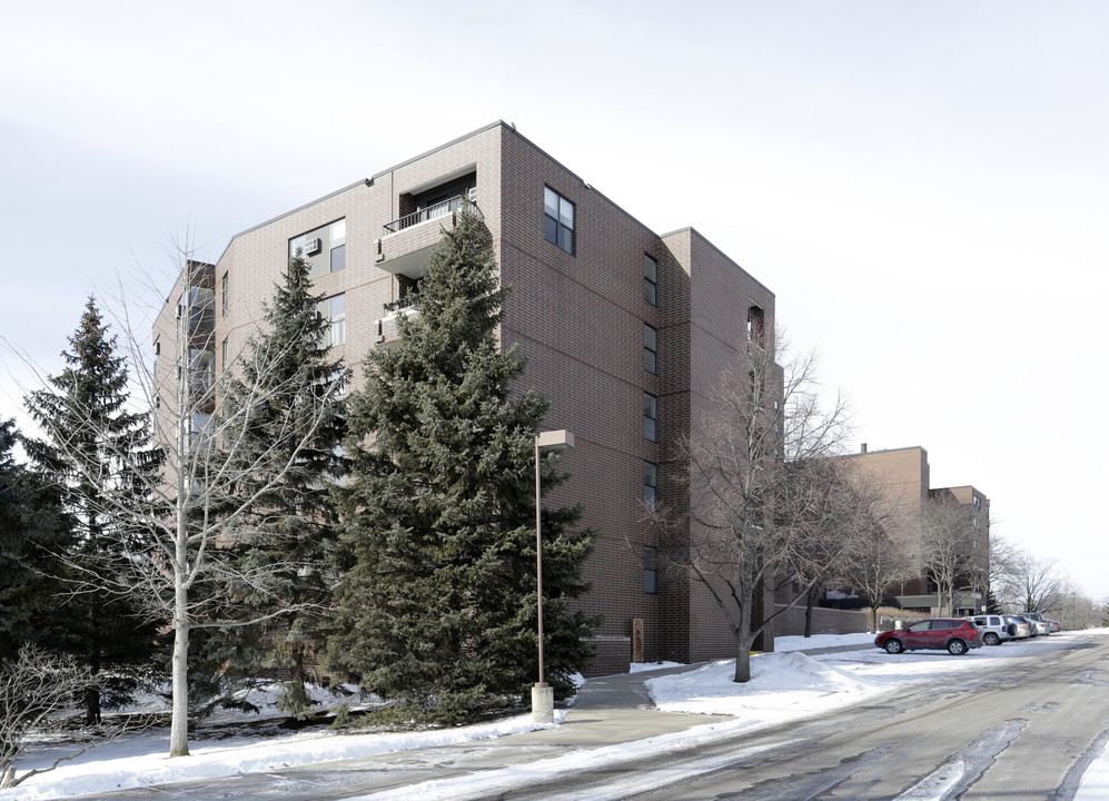 Calvary Center Apartments in Golden Valley, MN - Building Photo