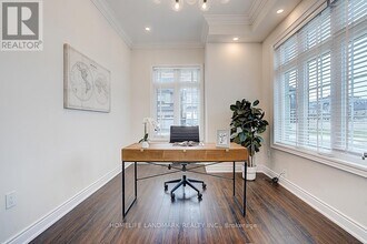 1301 Felicity Gdns in Oakville, ON - Building Photo - Building Photo