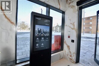 2088 James St in Burlington, ON - Building Photo - Building Photo