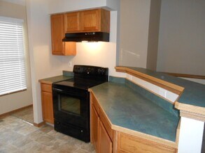 460 Tourmaline Dr in Blacklick, OH - Foto de edificio - Building Photo
