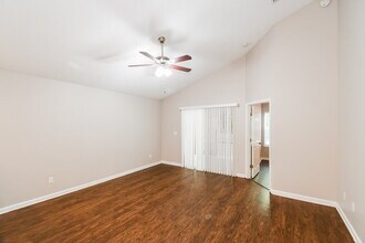 10975 Campus Heights Ln in Jacksonville, FL - Building Photo - Building Photo