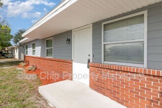 921 Burn Dr NE in Palm Bay, FL - Building Photo - Building Photo