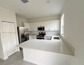 16243 SW 292nd St in Homestead, FL - Building Photo - Building Photo