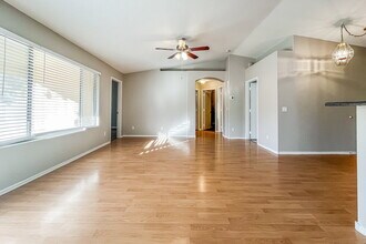 1727 E Alicia Dr in Phoenix, AZ - Foto de edificio - Building Photo