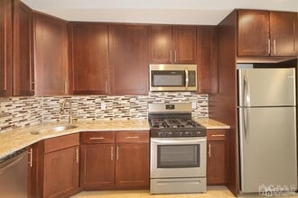 11 Lake Ave in East Brunswick, NJ - Building Photo - Building Photo