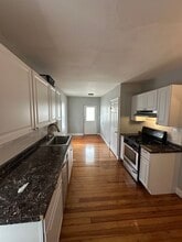 192 State St, Unit 1 in Bristol, RI - Building Photo - Building Photo