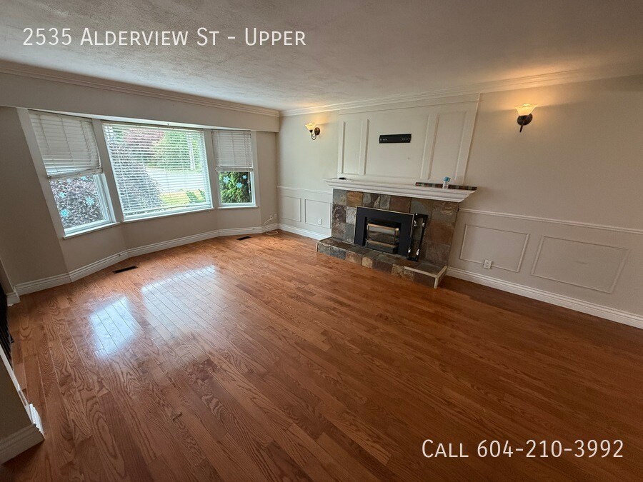 2535 Alderview St in Abbotsford, BC - Building Photo