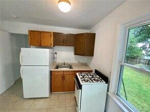 1860 E Main St in Mohegan Lake, NY - Building Photo - Building Photo