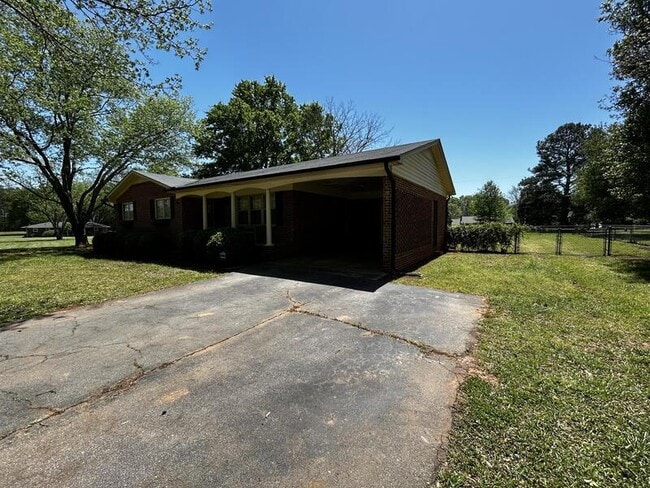 418 Bishops Branch Rd in Pendleton, SC - Building Photo - Building Photo