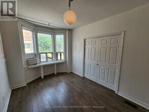 1075 Gerrard St E in Toronto, ON - Building Photo - Building Photo