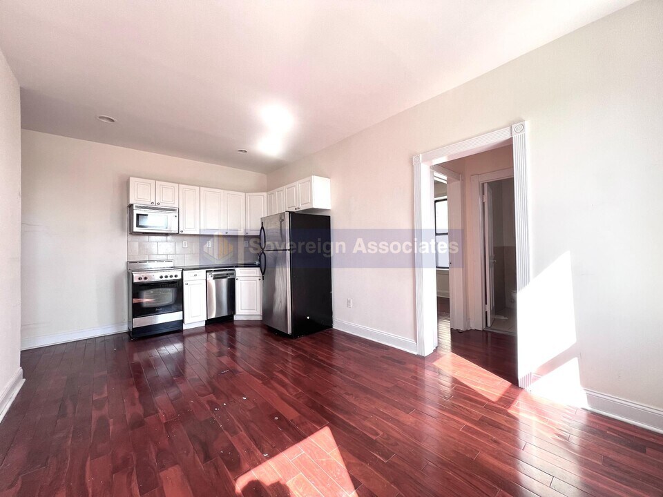 20 Magaw Pl in New York, NY - Building Photo