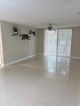 12124 St.Andrews Pl in Miramar, FL - Building Photo - Building Photo