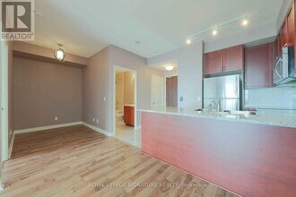 339 Rathburn Rd W in Mississauga, ON - Building Photo - Building Photo