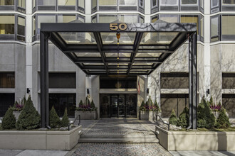 50 E Bellevue Pl in Chicago, IL - Foto de edificio - Building Photo