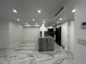 11790 SW 18th St in Miami, FL - Building Photo - Building Photo