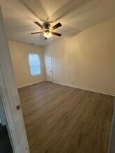 400 E Meinecke Ave, Unit 402 E Meinecke Upper in Milwaukee, WI - Foto de edificio - Building Photo