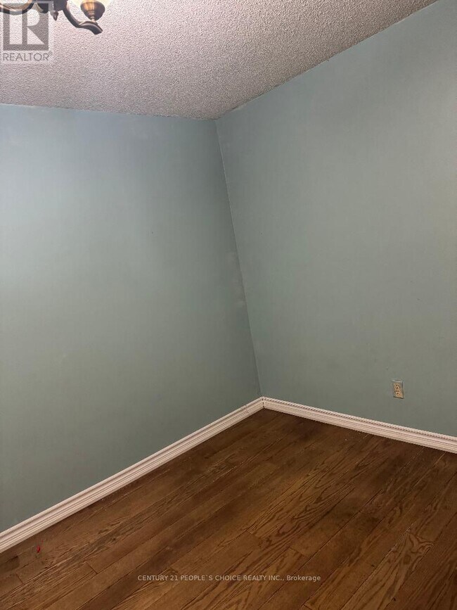 52 Judith Crescent in Brampton, ON - Building Photo - Building Photo