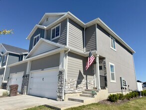 4863 E Hidden Steppe Bnd in Eagle Mountain, UT - Building Photo - Building Photo