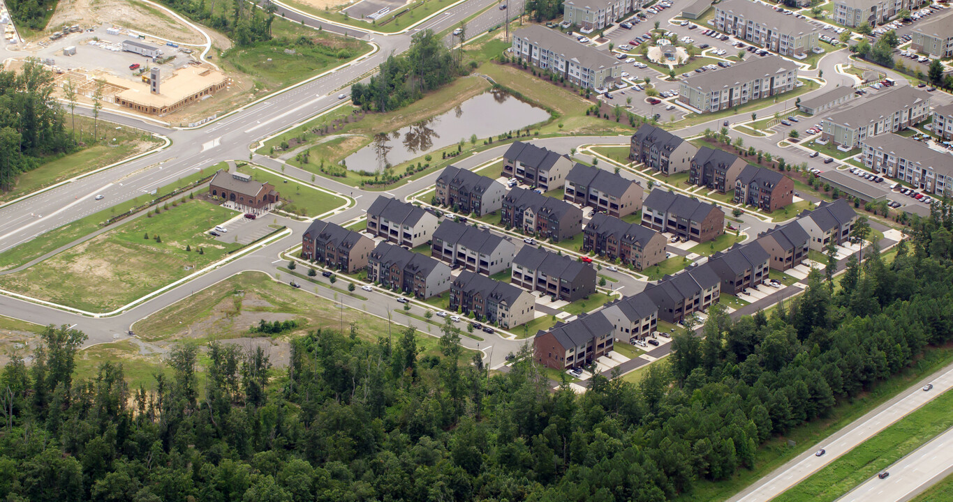 CenterPointe  Townes in Midlothian, VA - Building Photo