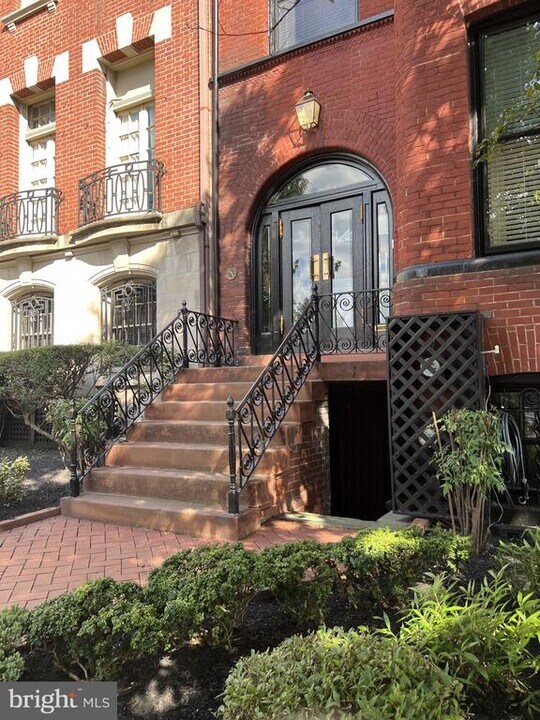 1605 22nd St NW in Washington, DC - Building Photo