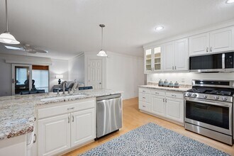 145 Holly Ln N in Plymouth, MN - Building Photo - Building Photo