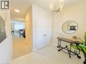 11 Cherry Blossom Hts in Hamilton, ON - Building Photo - Building Photo