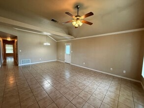 1300 Powder River Dr in Killeen, TX - Foto de edificio - Building Photo