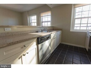 532 Spruce St in Philadelphia, PA - Building Photo - Building Photo