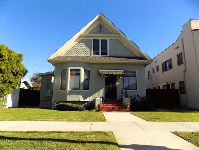 property at 828 Obispo Ave